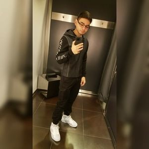 Meet your Posher, Daniel